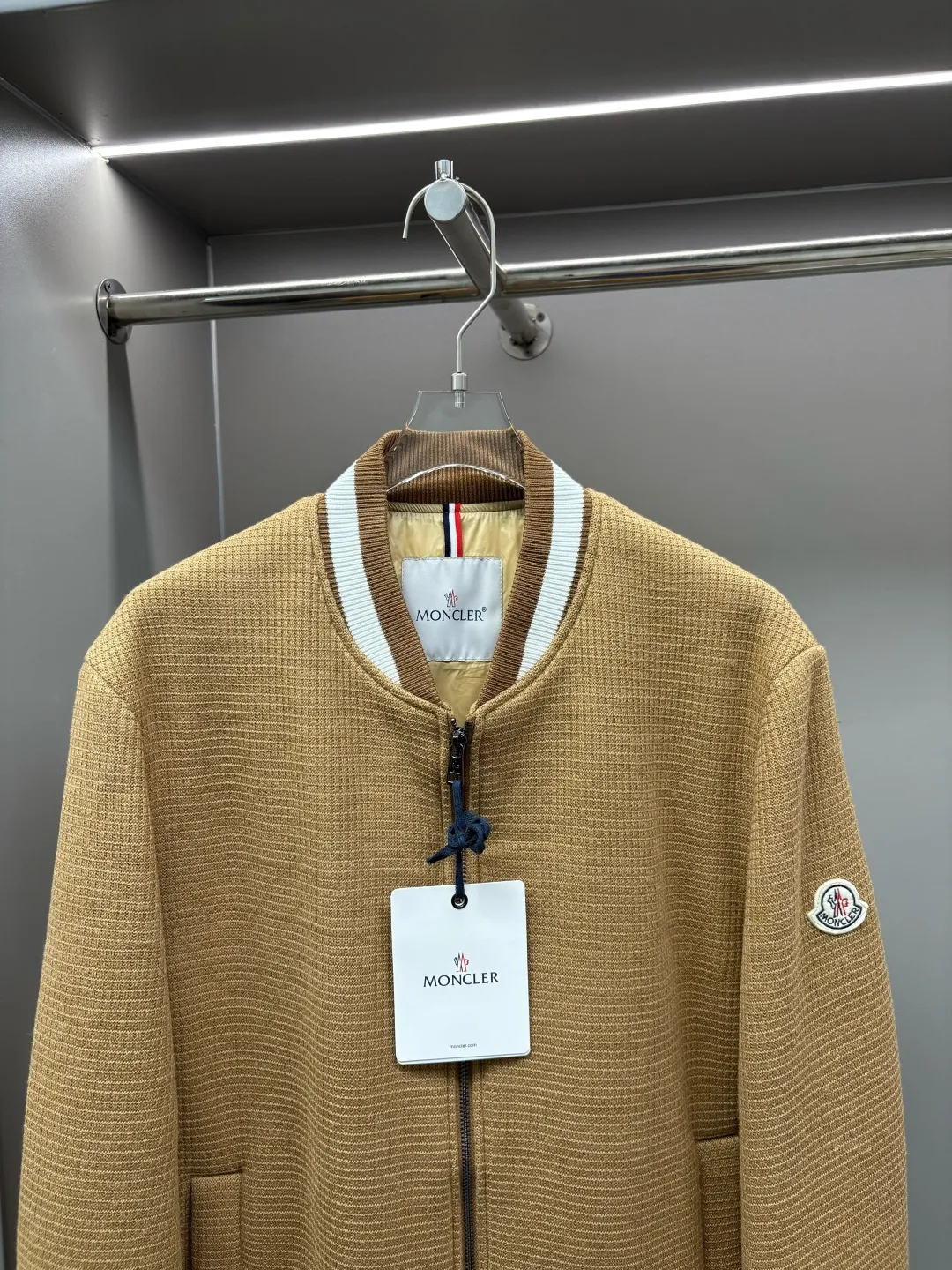 Mocler New Arrival ， ， ✨ Quality ▫️ ， ▫️ ： ▫️ ： ▫️ ： ， · ： · ： · ： ， ， “ + ” ， Premium ， Sizes：M-XXXL ：Black Khaki